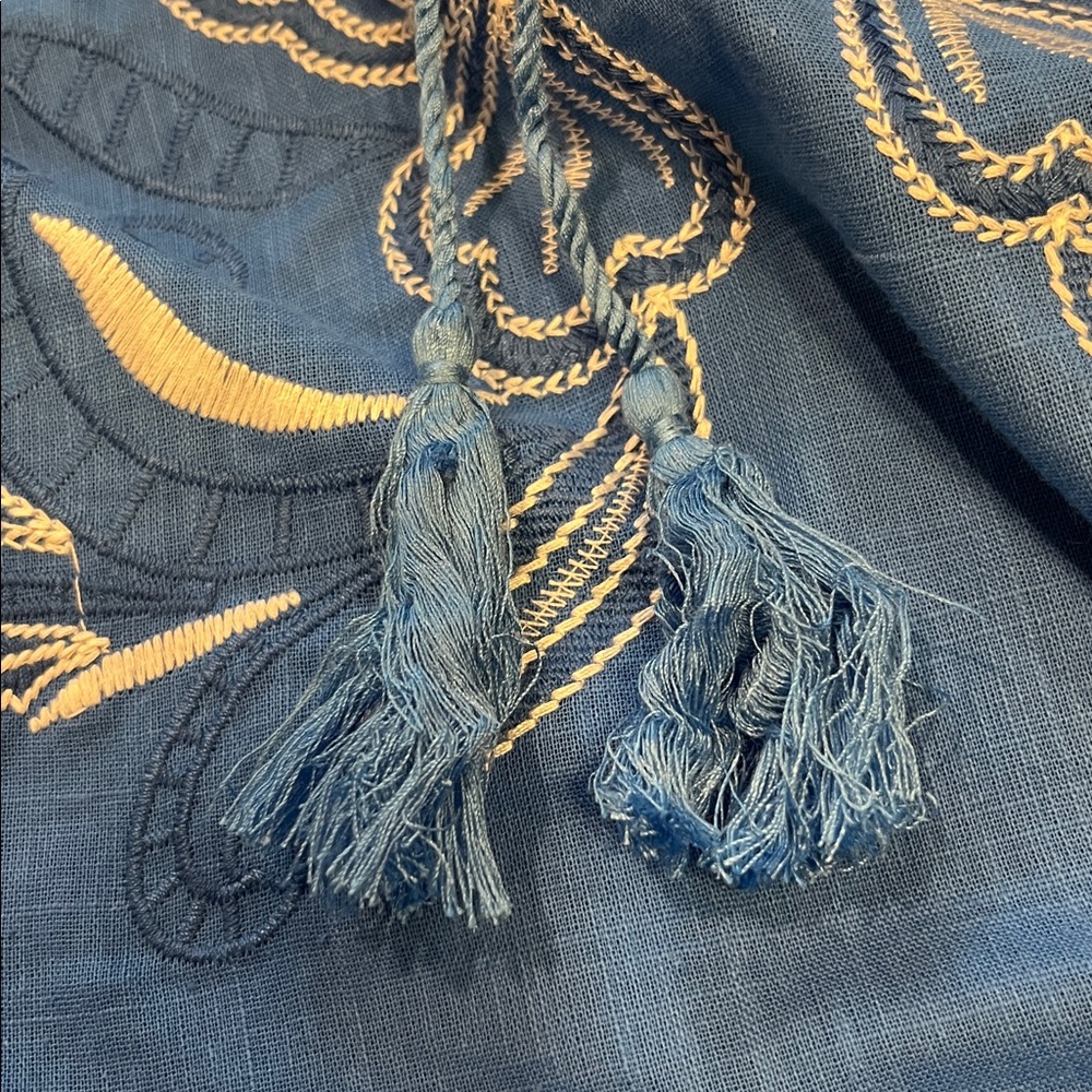 Cato Blue White Embroidered Top - Picture 10 of 10